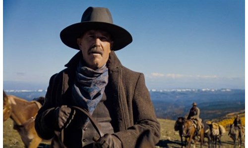 KEVIN COSTNER GİŞEDE TEPETAKLAK!